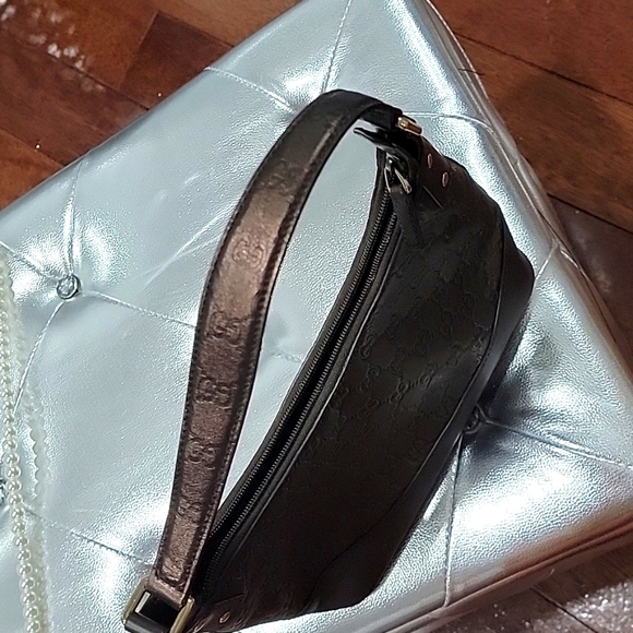 Authentic Gucci leather hobo. Used once. - Picture 10 of 11